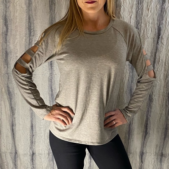 Brigitte Brianna gray slit sleeve sweatshirt size small - Picture 4 of 5